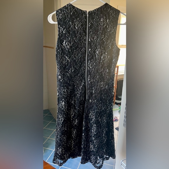 Eci cocktail dress size 8, black and silver floral - Picture 2 of 5